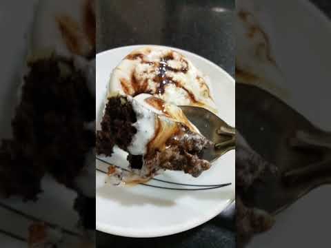 brownie with ice cream 😋😋😋😋