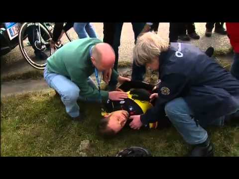 Tom Boonen falls after just 19km in The Tour of Flanders 2013 (Bruges)