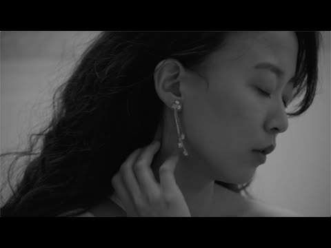 almond eyes (Official MV)