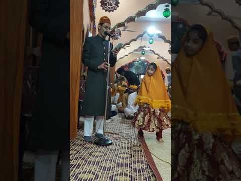 Nabeera e Siraj ul Mashaikh rh apna likha hua Manqabati kalam Sunaate hue.