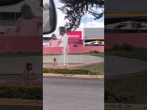 #viral 🚹  se baña en fuente de agua de #ibarra #imbabura #ecuador