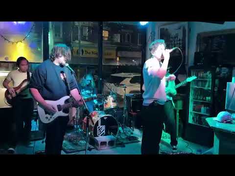 Chasing The Sunshine - maybe (mgk cover) LIVE at HOUNDSTOOTH march 12, 2025