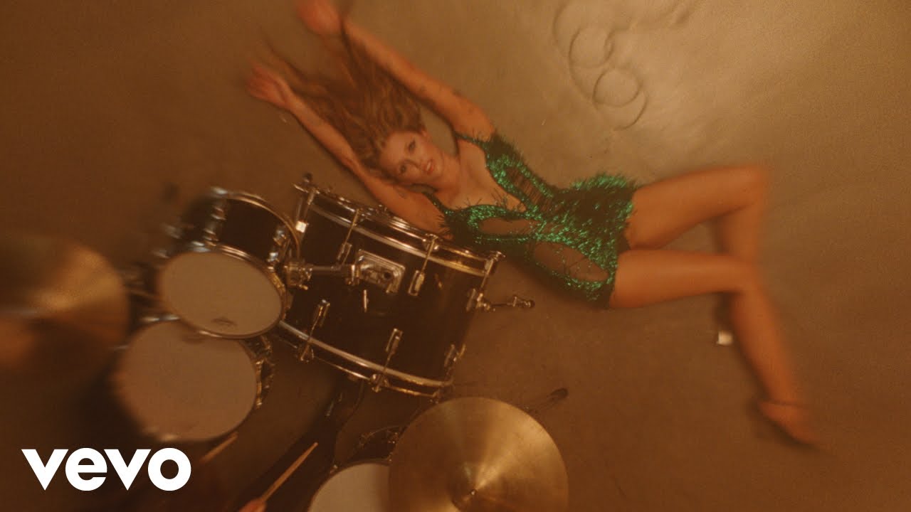 Miley Cyrus - End of the World (Official Video)