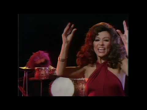 Muppet Songs: Rita Moreno, Animal and Floyd - Fever