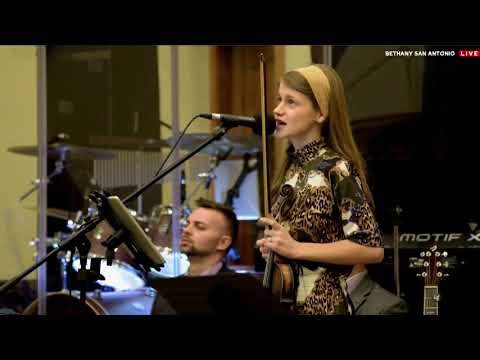 Melissa Trif ... Inca un an, ca un vis fugar, s-a dus