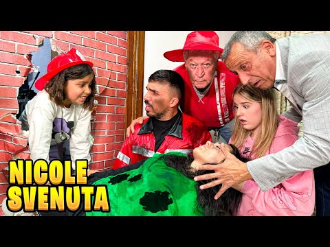 ILARY TROVA ZIA NICOLE SVENUTA IN CLASSE A SCUOLA CON PAPÀ STEFANO E TUTTI I NOSTRI AMICI!