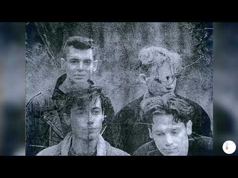 A sordid poppy Un Peu Trop De Gloire