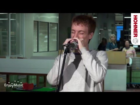 Federico Linari visits HOHNER Trossingen