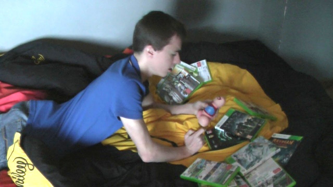 L'évolution du no-life | FeZzo & SqueeZie thumbnail