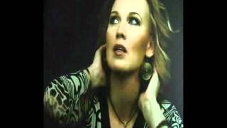 Aikakone :Alla Vaahterapuun(1995)