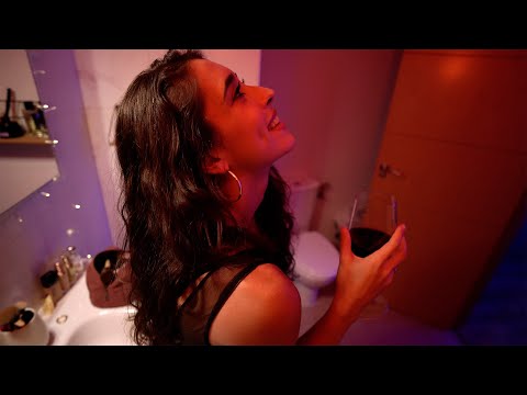 Jheez - Falling In Love (Video)