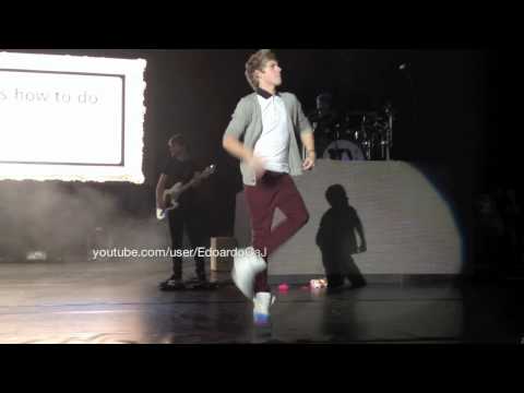 Niall does the Irish dance [Mexico City 05/06/2012]
