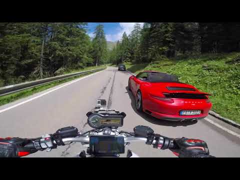 BMW R 1200 R vs. Porsche - Dolomites 🇮🇹 - Passo Rolle