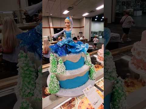 This 🎂 Cake looks 🧊 FROZEN‼️ Disney Elsa Snow Queen themed cake at Kentucky State Fair #frozen #elsa