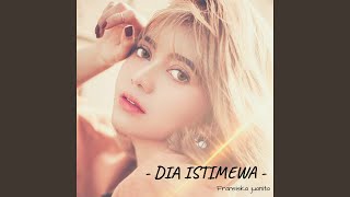 Download lagu Dia Istimewa mp3