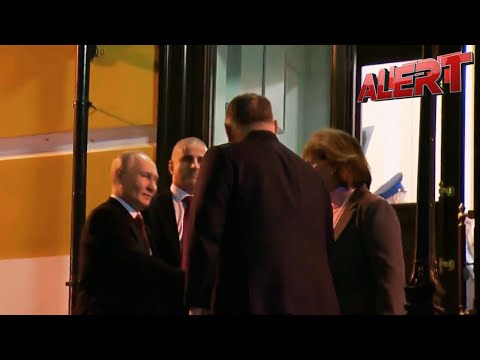 Putin & Orban Wrap Up 3-Hour Kremlin Talks 🇷🇺🤝🇭🇺 | Farewell Handshake Moment