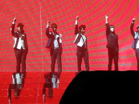 SS4 in Paris 120406 SuperMan