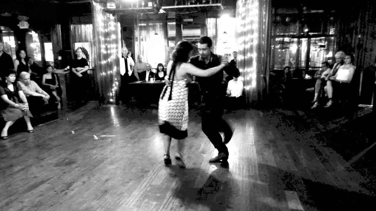 Facundo de la Cruz & Paola Sanz, "A Mi Madre (Con los Amigos)" Ricardo Tanturi, 1/2