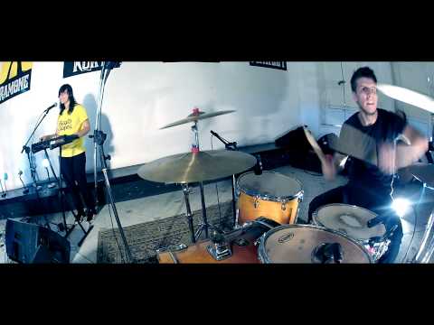 Festival Dosol & TMDQA apostam: Far From Alaska (RN) - Dino VS Dino