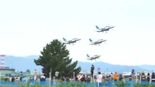 preview picture of video 'ブルーインパルス・ティクオフ 2013浜松基地航空祭前日予行'