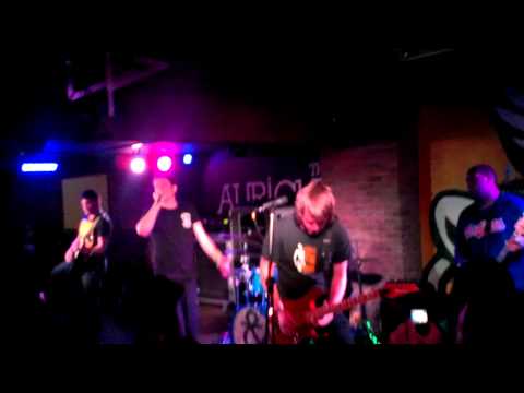 Sirens and Sailors-I have a masters degree in common sence live Hd