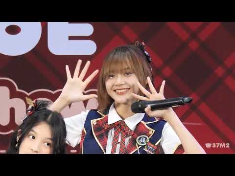 BNK48 Palmmy - วันใหม่ @ BNK48 13th "Iiwake Maybe" Roadshow Mini Concert [Fancam 4K 60p] 230429