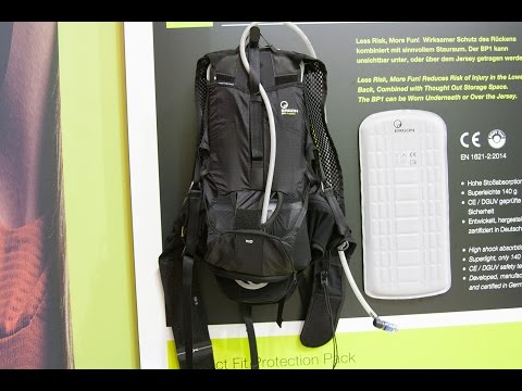 EUROBIKE 2016 | Ergon BP1 Protect: Rückenprotektor mit Stauraum