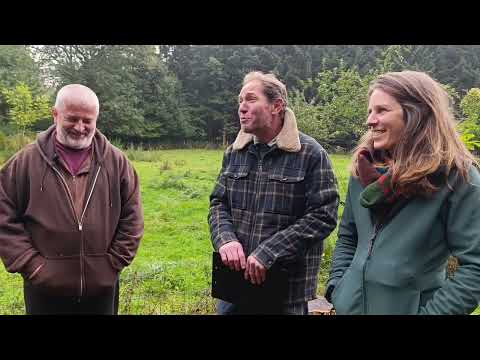 Hervé Coves est à la Micro Ferme du Bout du Monde à Spa, Ardenne Belge