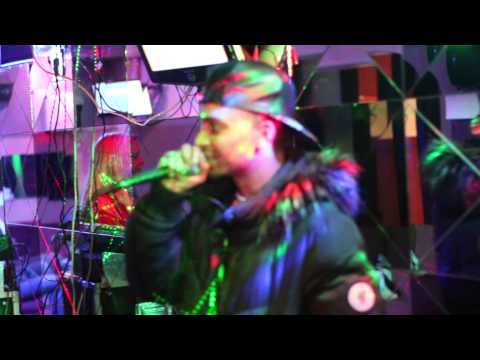 VAIAS Lakaran  Feat Don Pina "Pelas Ruas Remix" Live Performance - 2015