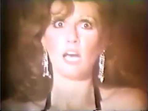 EUF - Dress Falls Off On Stage