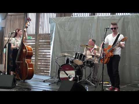 The Discoveries '' Treat your Man ''