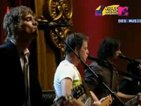 The Raconteurs White Light/White Heat Live at VMAS 2006