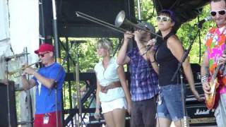 REEL BIG FISH &quot; SHE HAS A GIRLFRIEND NOW &quot; HD LIVE FROM VANS WARPED TOUR 2010 KC 08/02/10