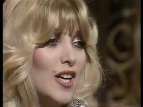 Dancing on a Saturday Night - Lynsey de Paul (live smoochy version)