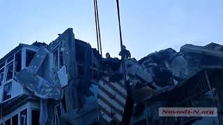 Последствия ракетного удара по пятиэтажному дому в Николаеве (фото, видео)