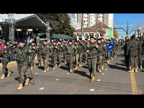 Desfile de 7 de Setembro reúne forças de segurança e escolas em Cruz Alta, no RS