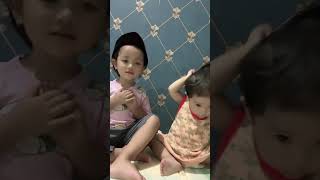 Download lagu Hafshah dan teteh aci joget peci viral 🤗 #almedinafamz #cute #cutebaby #baby #funnykids #viralvideo mp3