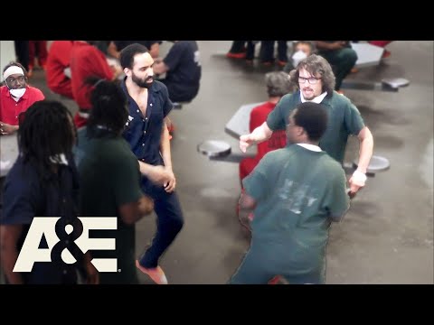 60 Days In: The Cookie Fight | A&E