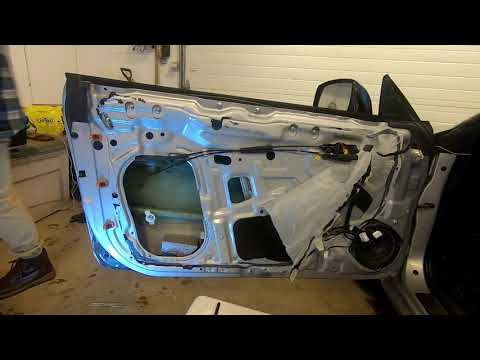 Replacing a broken (inside) door latch cable on a Tiburon
