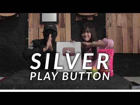 UNBOXING SILVER PLAY BUTTON BARENG ASEP BALON