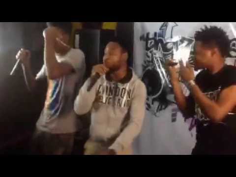Amateur Video - MCskill ThaPreacha Performing Stay Shining At ThaZone