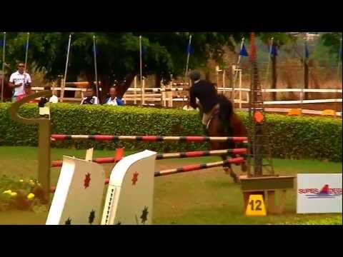 Caio Malzone com QH Laron: vice-campeão brasileiro Amador Top 2011 - Horse Show Brasil