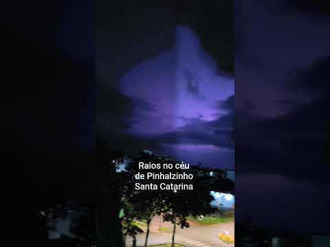 Raios no céu de Pinhalzinho Santa Catarina ⛈️