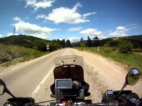 Motorcycling Romania Transylvania Carpathian Mountains DN10 : Nehoiu - Teliu (1/4)