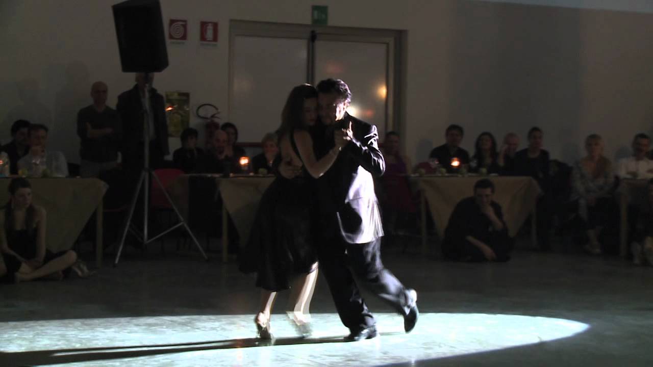 Mariano "Chicho" Frumboli y Juana Sepulveda - 4° esibizione - V grande Encuentro de Tango 2011