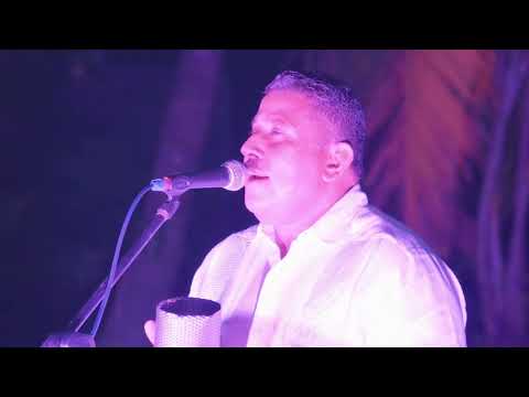 Popurrí Romántico · Santos García Musical