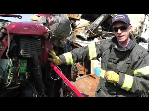 "Junk Yard Dogs" Vehicle Stabilization Equipment Training at the Philadelphia Fire Academy
