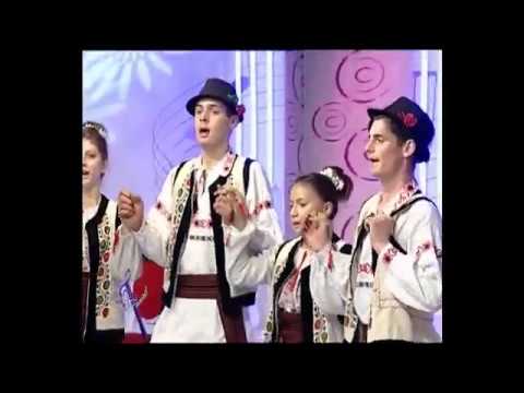 ANSAMBLUL FOLCLORIC  ''MUGURAȘII SĂUCEȘTI'' COMUNA SĂUCEȘTI JUD  BACĂU (FAMILIA FAVORIT)