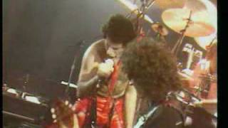 Queen - Now I&#39;m Here - Live Hammersmith Odeon 1979