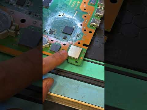Gleich doppelt abgezockt worden 😭😭😭 #repairing #electronics #gaming #ps5 #playstation #soldering